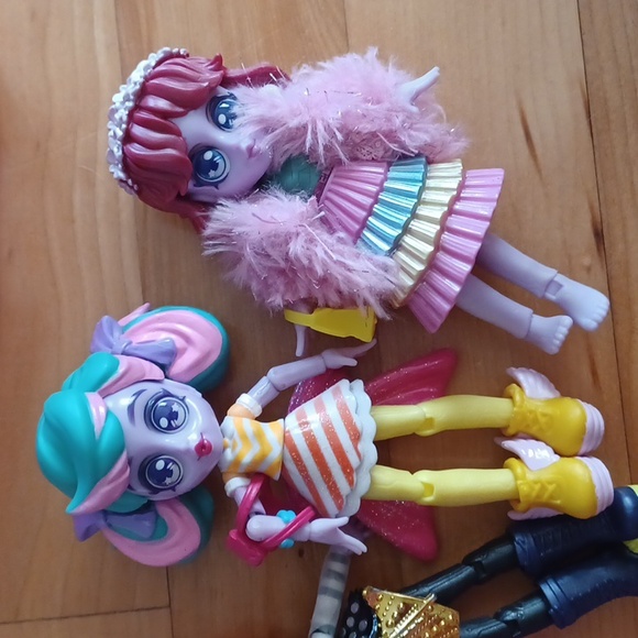 SET of 4 dolls Capsule Chix - Picture 4 of 7